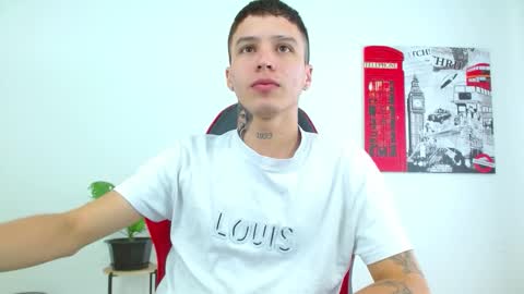 Snapshot of cumandres chatting on 12.17.25 cumandres online show from 12.17.25