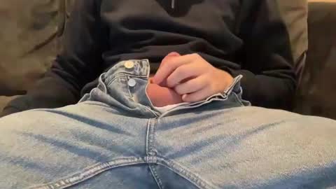 Snapshot of cumguy25 chatting on 12.15.24 cumguy25 online show from 12.15.24