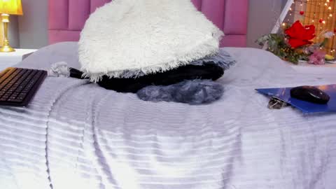 Cumming Loving online show from 12.18.24