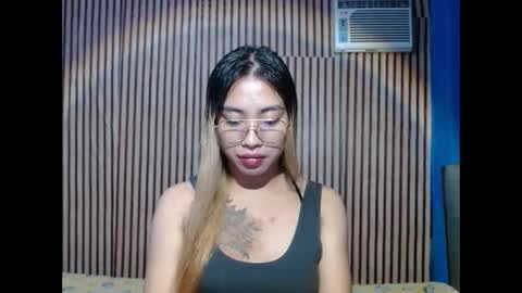 Snapshot of cummloverxx chatting on 12.13.24 cummloverxx online show from 12.13.24