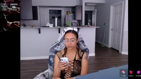 Snapshot of cumplzqueen chatting on 06.12.26 Nia Reese online show from 06.12.26