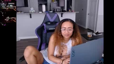 Snapshot of cumplzqueen chatting on 07.11.26 Nia Reese online show from 07.11.26