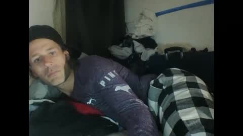 Snapshot of cumslutboi27 chatting on 01.18.25 cumslutboi27 online show from 01.18.25