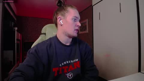 Snapshot of cumzan_ chatting on 02.10.26 Tarzan online show from 02.10.26