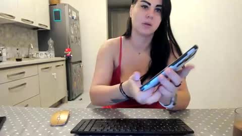 Snapshot of cuplu29 chatting on 02.12.25 maria alex online show from 02.12.25