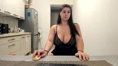 Snapshot of cuplu29 chatting on 02.20.25 maria alex online show from 02.20.25