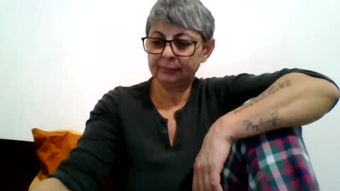 couple online show from 12.31.24