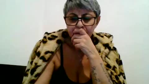 couple online show from 01.05.25