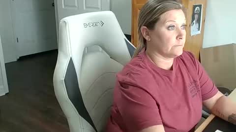 curious couple online show from 01.24.25