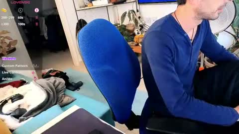 Snapshot of curiousgenie chatting on 03.04.26 curiousgenie online show from 03.04.26