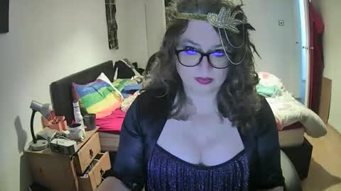 Shirley online show from 11.02.25