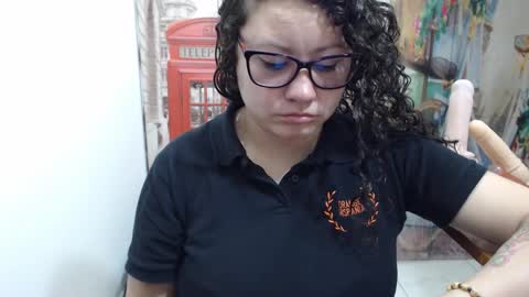 Snapshot of curly_greeneyed chatting on 10.22.25 Vannesa online show from 10.22.25