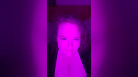 Snapshot of curlycult97 chatting on 06.17.26 curlycult97 online show from 06.17.26