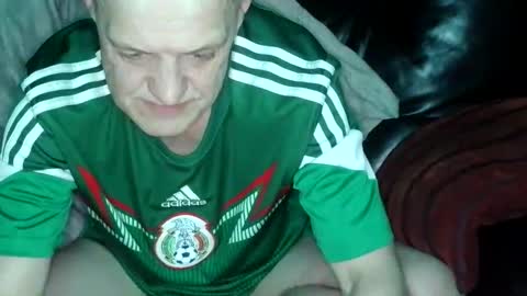 Snapshot of curvelover1977 chatting on 02.20.26 curvelover1977 online show from 02.20.26