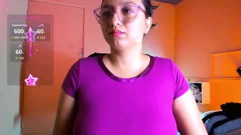 Snapshot of curvy_big_tits chatting on 10.23.25 Lupe. online show from 10.23.25