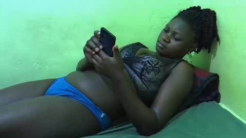 Snapshot of curvy_corazon1 chatting on 10.12.25 curvy_corazon1 online show from 10.12.25