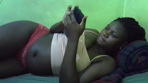 Snapshot of curvy_corazon1 chatting on 10.24.25 curvy_corazon1 online show from 10.24.25