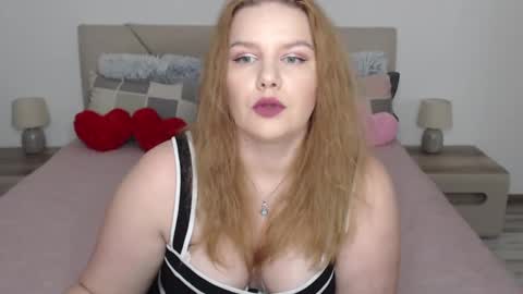 curvyanna13 online show from 02.17.25