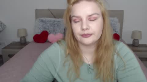curvyanna13 online show from 03.05.25