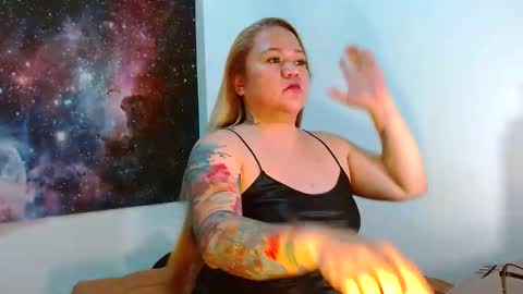 Snapshot of curvycherry4u chatting on 10.29.25 C H E R R Y online show from 10.29.25