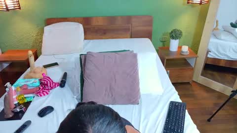 Danna online show from 09.18.25