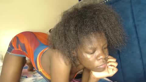 Snapshot of curvyjoan chatting on 02.02.26 curvyjoan online show from 02.02.26