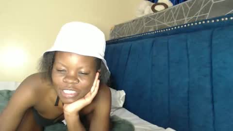 Snapshot of curvyjoan chatting on 02.19.26 curvyjoan online show from 02.19.26