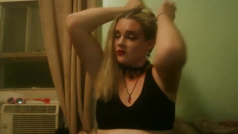 Snapshot of curvymom2025 chatting on 10.08.25 curvymom2025 online show from 10.08.25