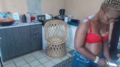 curvypear76x online show from 01.23.25