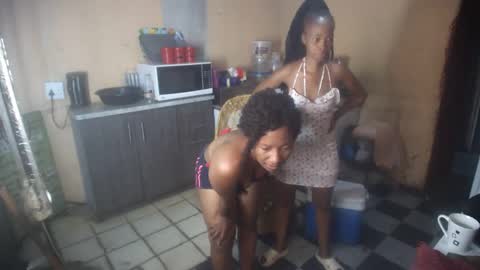 Snapshot of curvypear76x chatting on 09.22.25 curvypear76x online show from 09.22.25