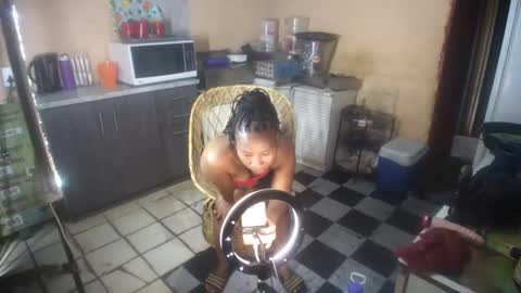 Snapshot of curvypear76x chatting on 09.30.25 curvypear76x online show from 09.30.25