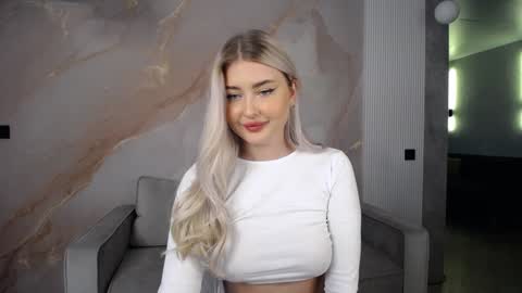 Snapshot of cute18cute chatting on 12.05.24 Kira  online show from 12.05.24