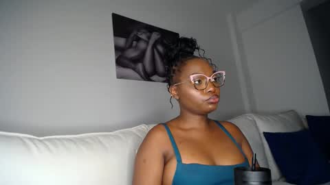 Liya online show from 03.04.25