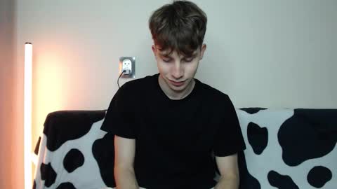 Snapshot of cute_brian chatting on 10.20.25 Im Brian online show from 10.20.25