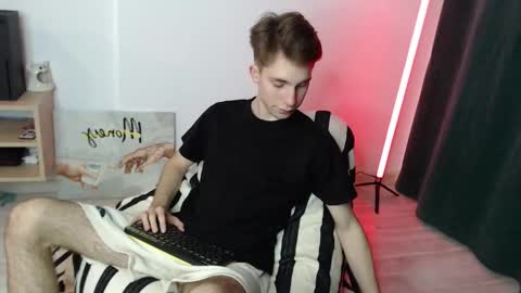 Snapshot of cute_brian chatting on 10.23.25 Im Brian online show from 10.23.25