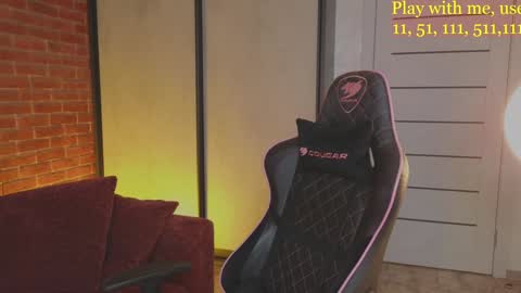 Everyday stream in the same time online show from 12.04.24