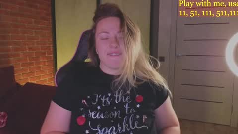 Everyday stream in the same time online show from 12.19.24