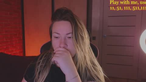 Everyday stream in the same time online show from 01.10.25