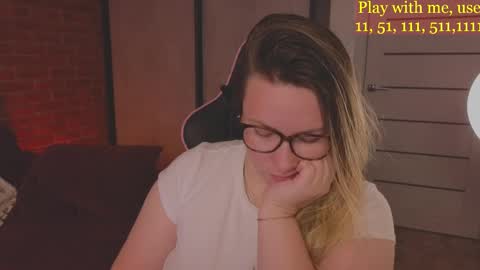 Everyday stream in the same time online show from 02.12.25