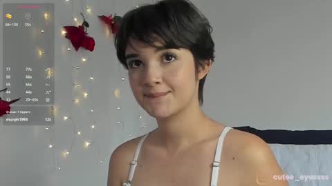 Snapshot of cute_eyess chatting on 01.04.25 Cute online show from 01.04.25