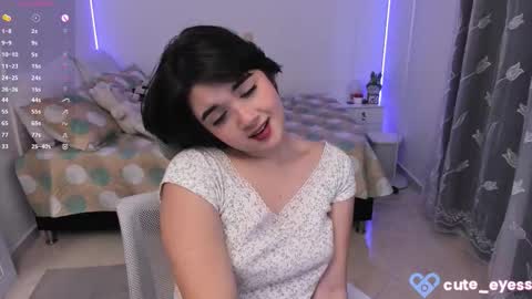 Snapshot of cute_eyess chatting on 10.27.25 Cute online show from 10.27.25