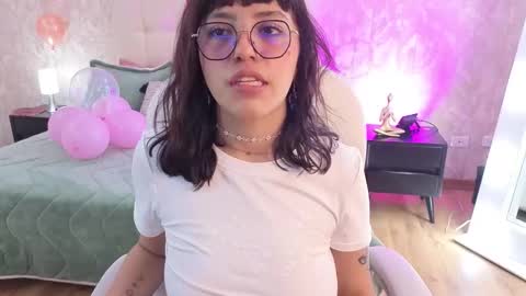 Snapshot of cute_hollywood chatting on 02.20.26 Sofa online show from 02.20.26