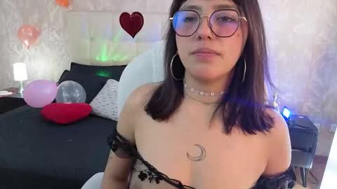 Snapshot of cute_hollywood chatting on 02.23.26 Sofa online show from 02.23.26