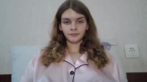 Snapshot of cute_kitte chatting on 12.23.24 cute_kitte online show from 12.23.24