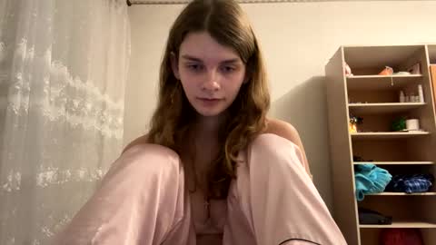 Snapshot of cute_kitte chatting on 02.09.25 cute_kitte online show from 02.09.25