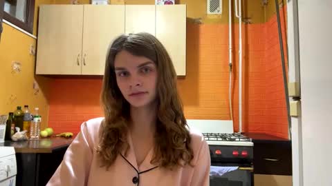 Snapshot of cute_kitte chatting on 02.25.25 cute_kitte online show from 02.25.25