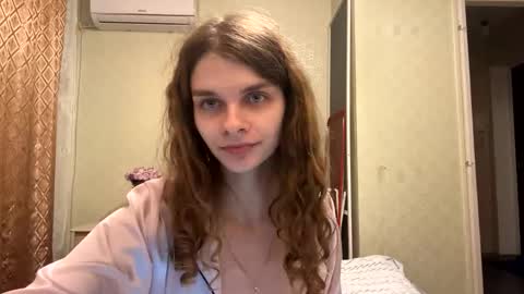 Snapshot of cute_kitte chatting on 10.14.25 cute_kitte online show from 10.14.25