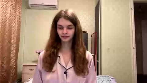 Snapshot of cute_kitte chatting on 10.22.25 cute_kitte online show from 10.22.25