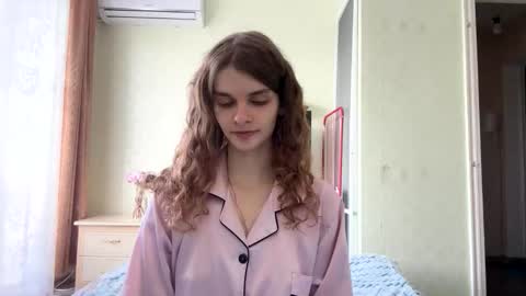Snapshot of cute_kitte chatting on 10.23.25 cute_kitte online show from 10.23.25