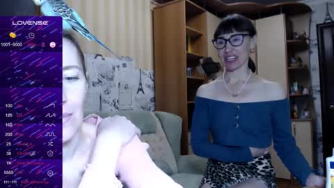 cute_lion_ online show from 12.24.24